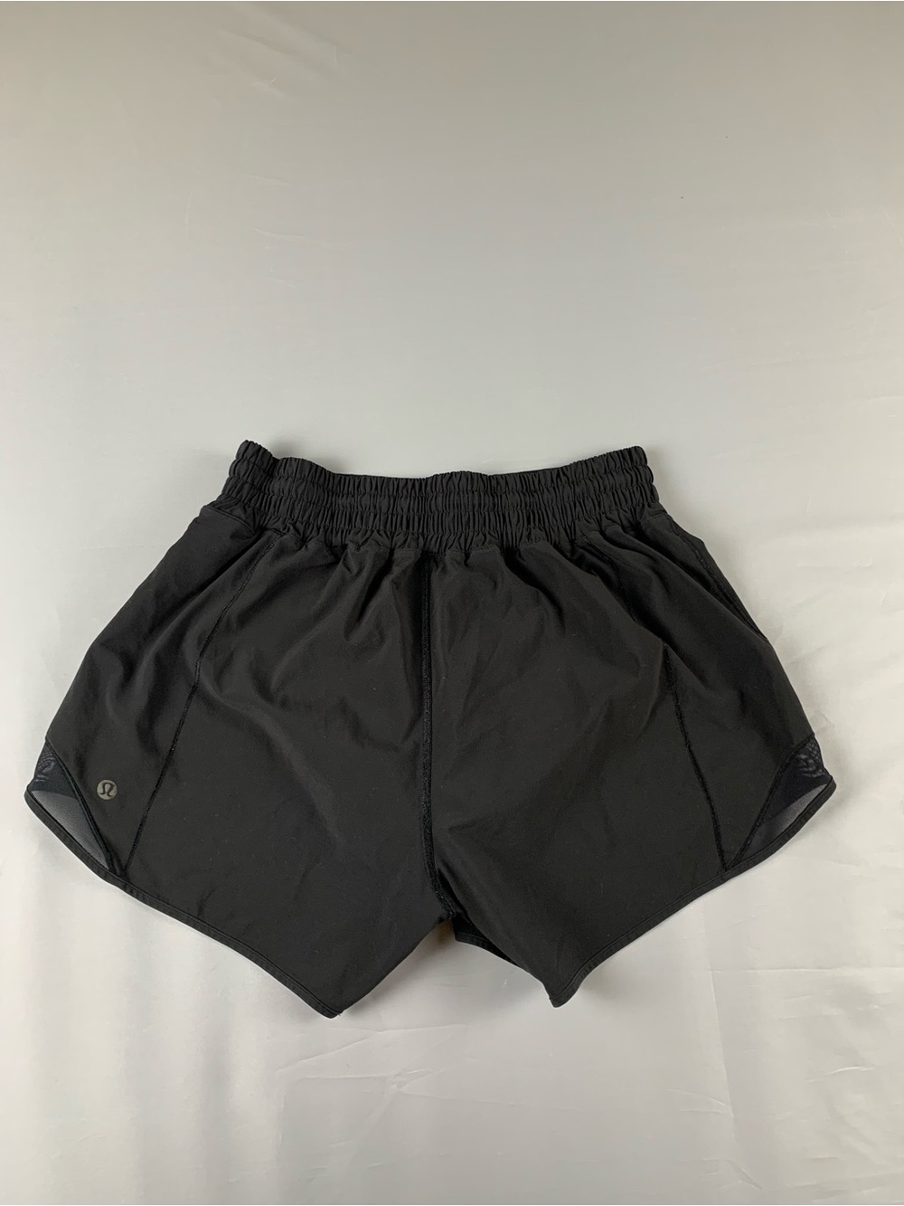 lululemon athletica Hotty Hot High-Rise short 4” inseam size 6 black